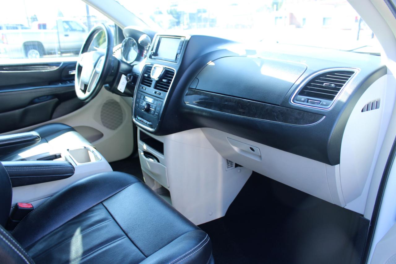 Chrysler Town & Country 4dr Wgn Touring 2016