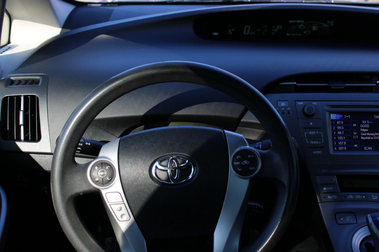 Toyota Prius 5dr HB Three (Natl) 2012