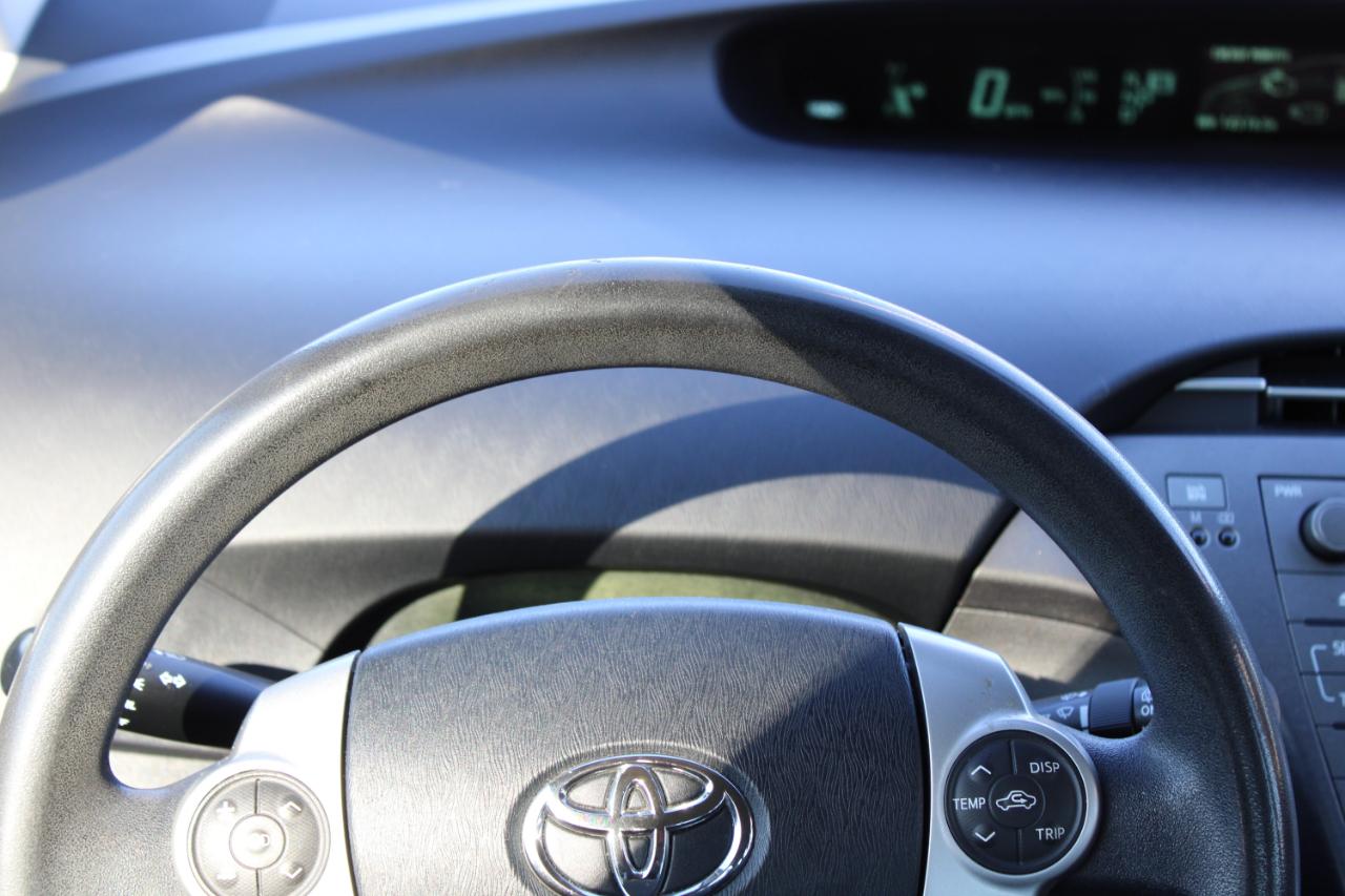 Toyota Prius 5dr HB Three (Natl) 2012