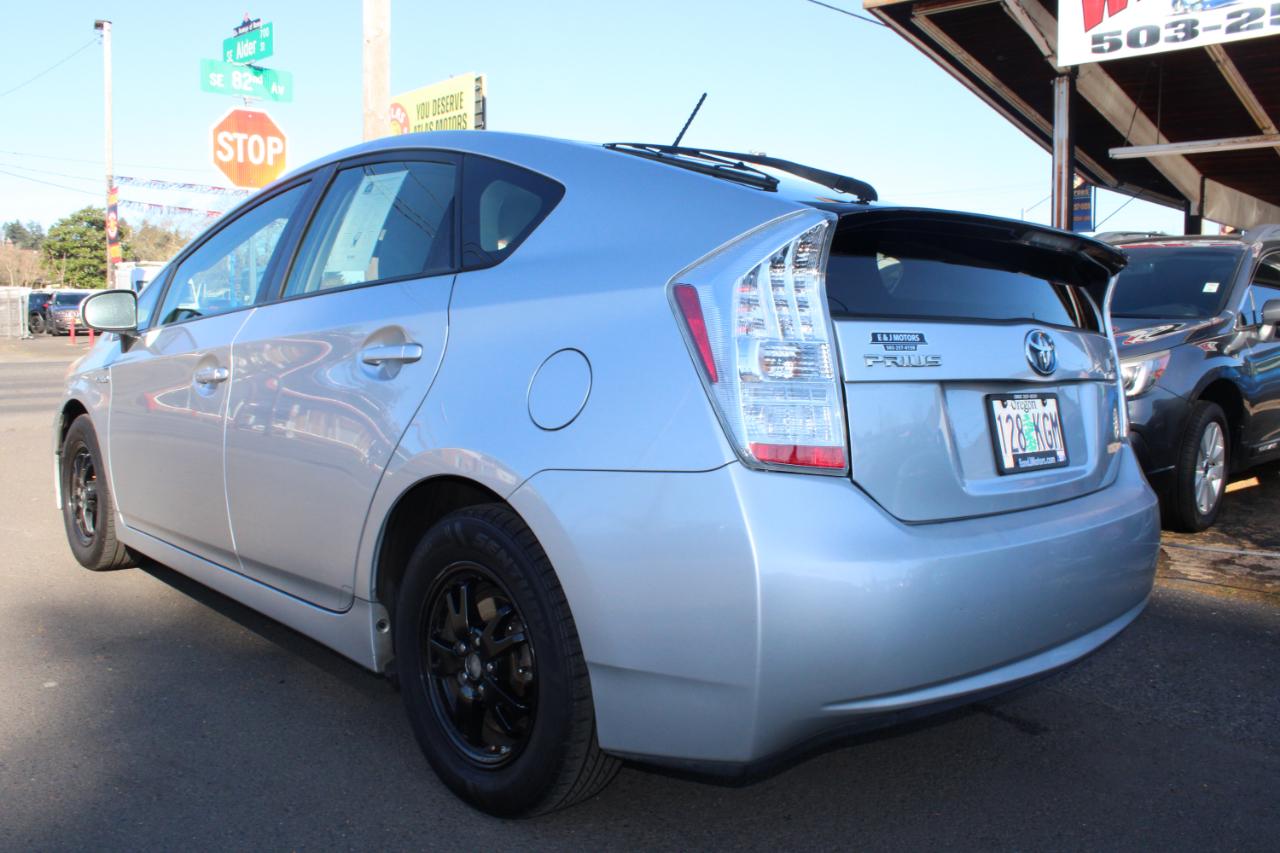 Toyota Prius 5dr HB Three (Natl) 2012