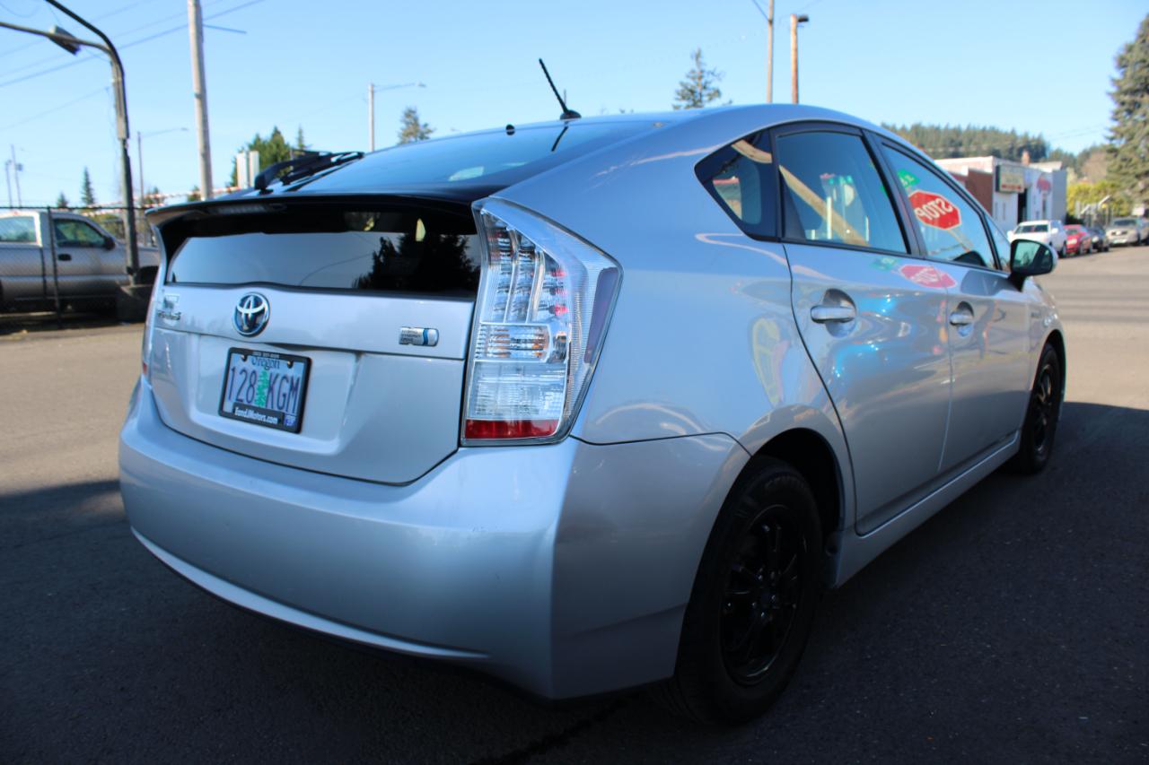 Toyota Prius 5dr HB Three (Natl) 2012