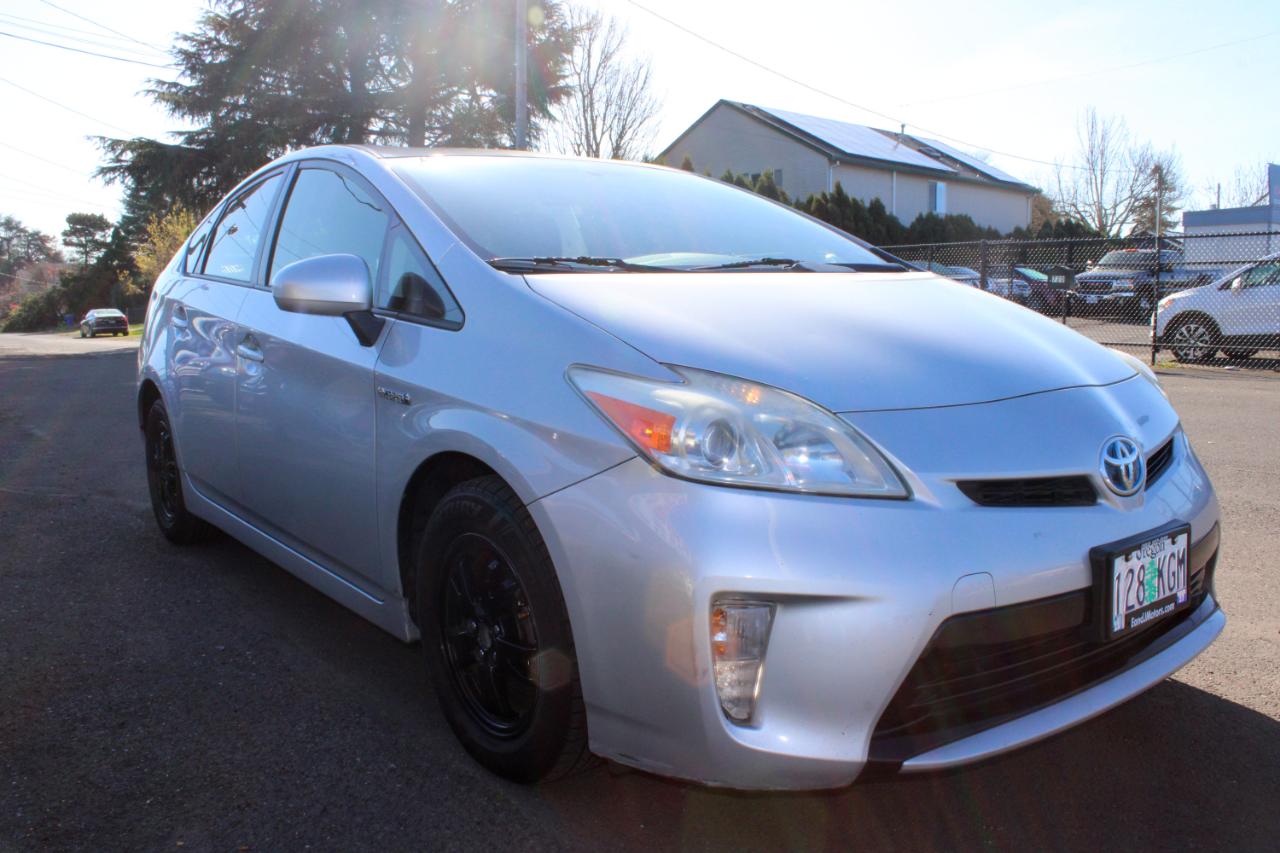 Toyota Prius 5dr HB Three (Natl) 2012