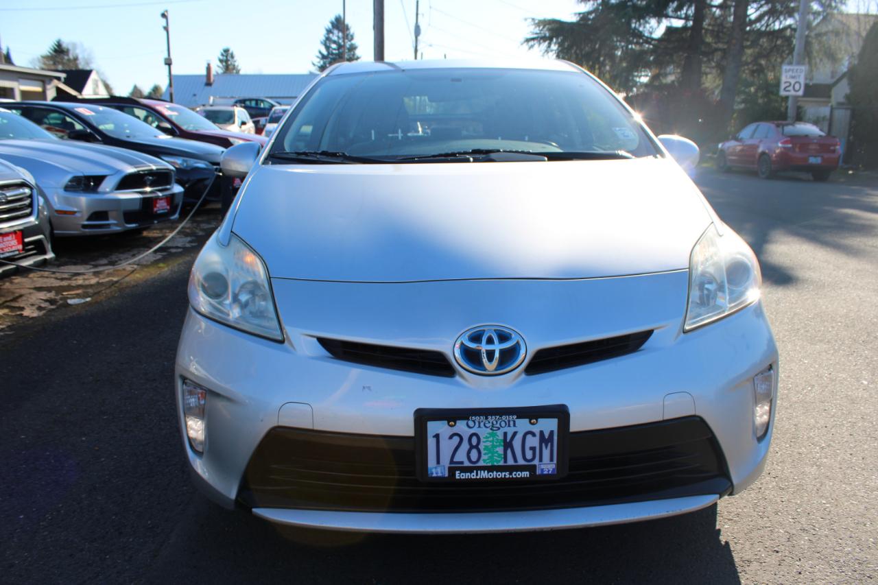 Toyota Prius 5dr HB Three (Natl) 2012