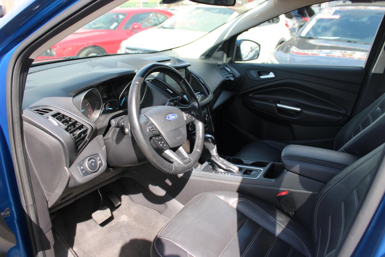 Ford Escape Titanium 4WD 2017