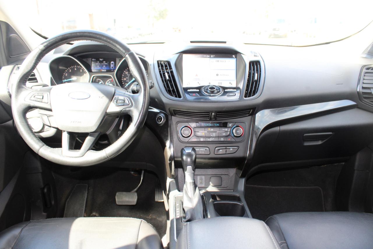 Ford Escape Titanium 4WD 2017