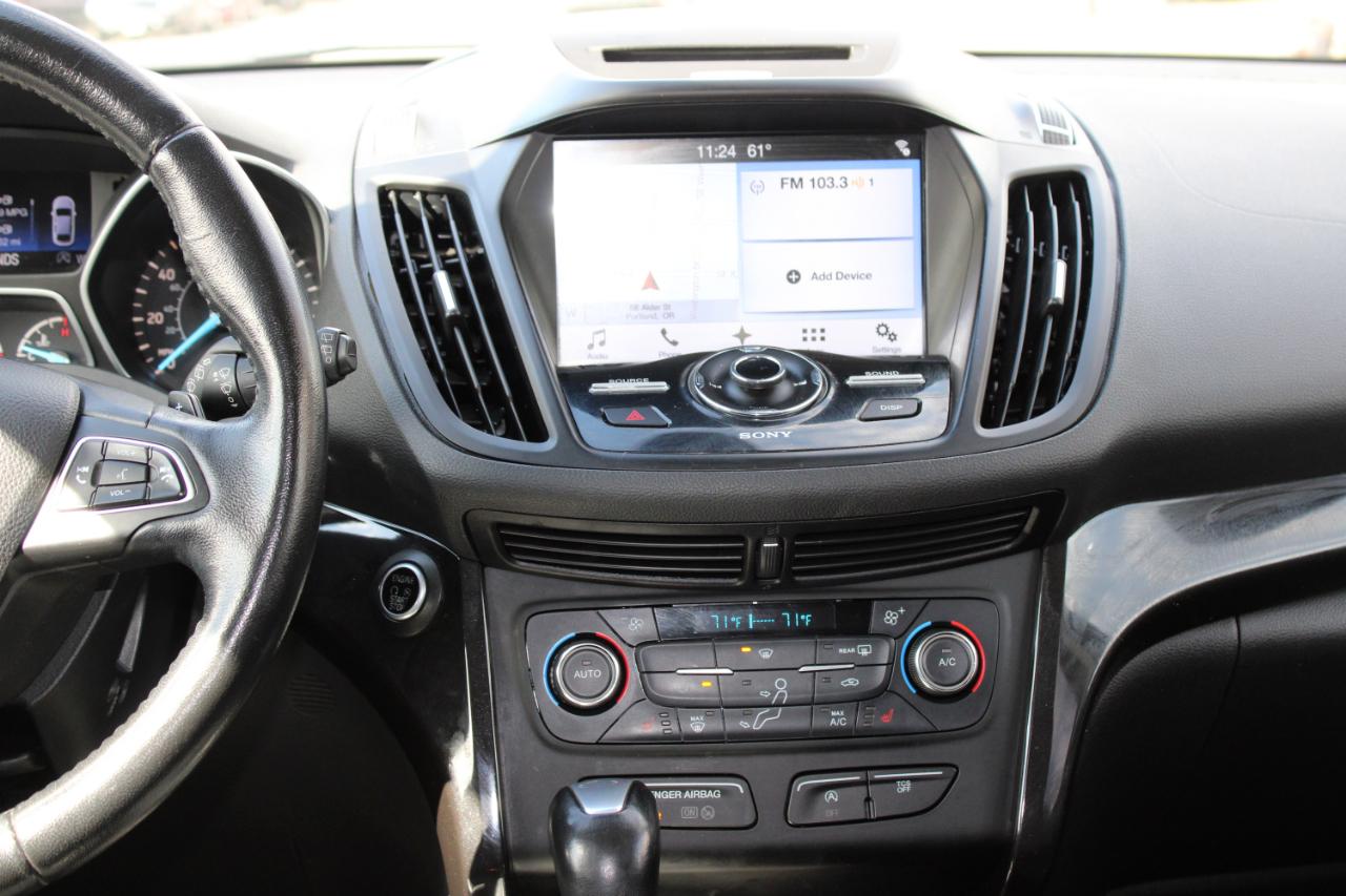 Ford Escape Titanium 4WD 2017