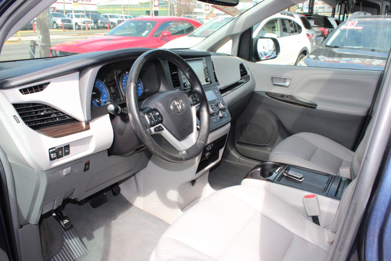 Toyota Sienna Limited Premium AWD 7-Passenger (Natl) 2019