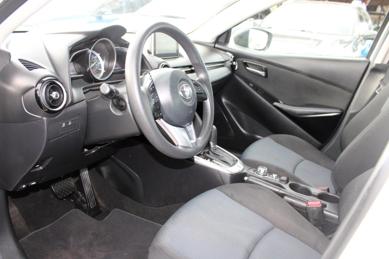 Toyota Yaris iA Auto (Natl) 2017