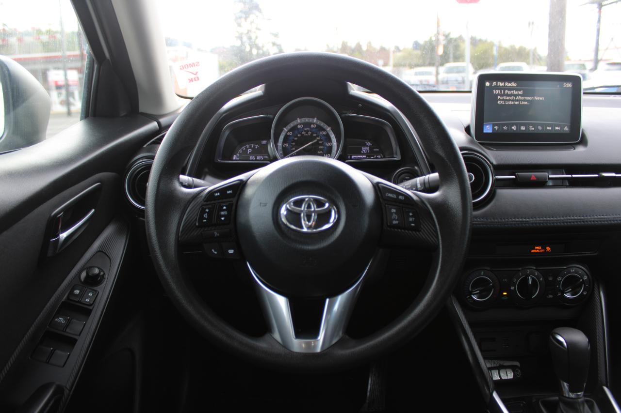 Toyota Yaris iA Auto (Natl) 2017