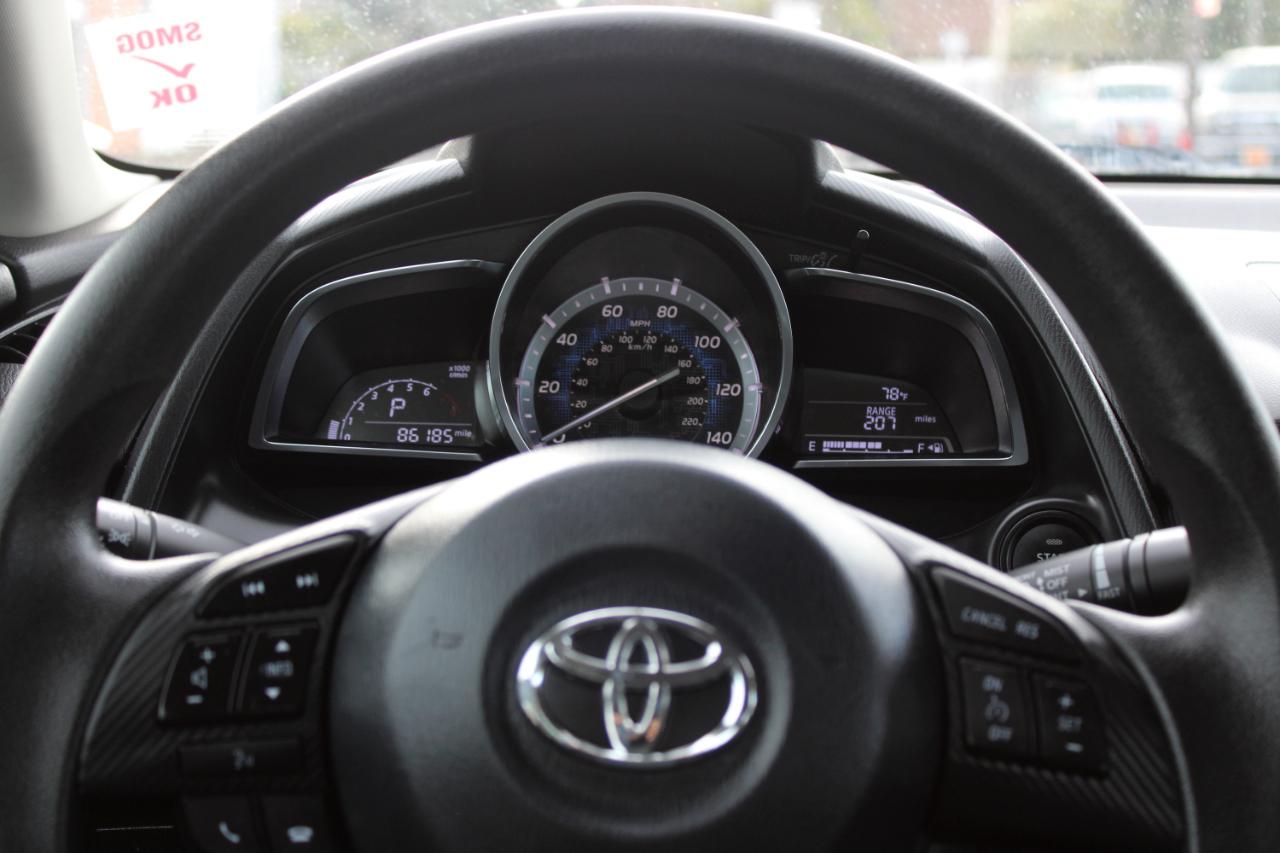 Toyota Yaris iA Auto (Natl) 2017