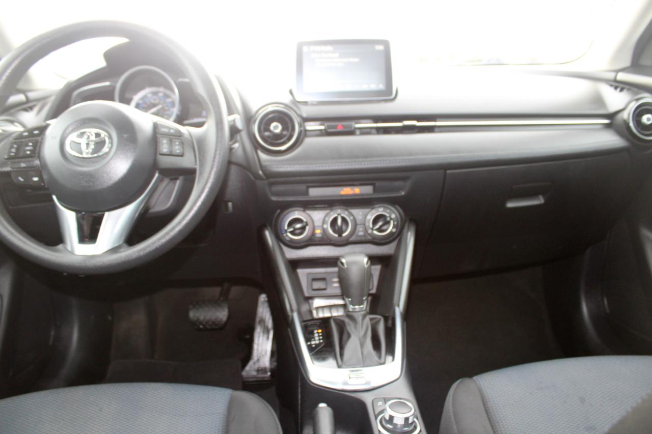 Toyota Yaris iA Auto (Natl) 2017