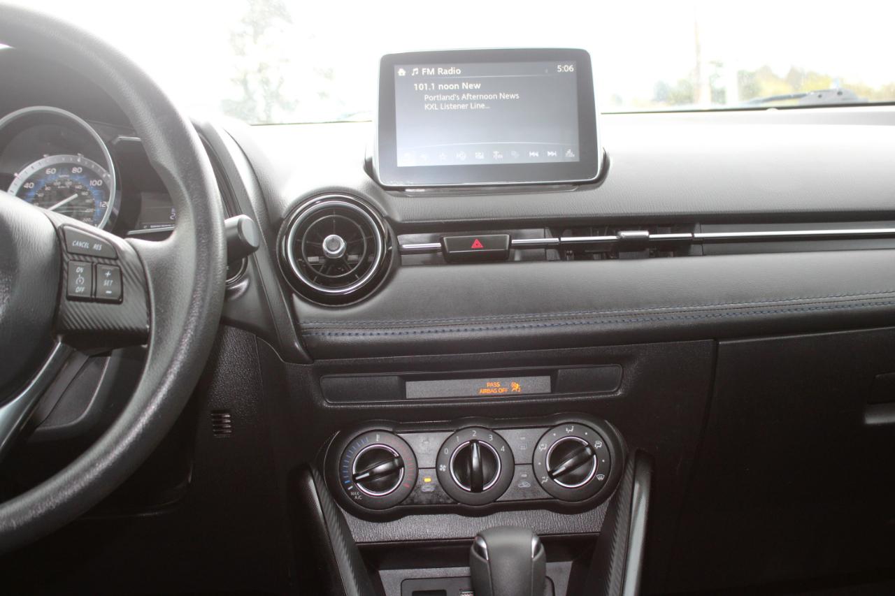 Toyota Yaris iA Auto (Natl) 2017