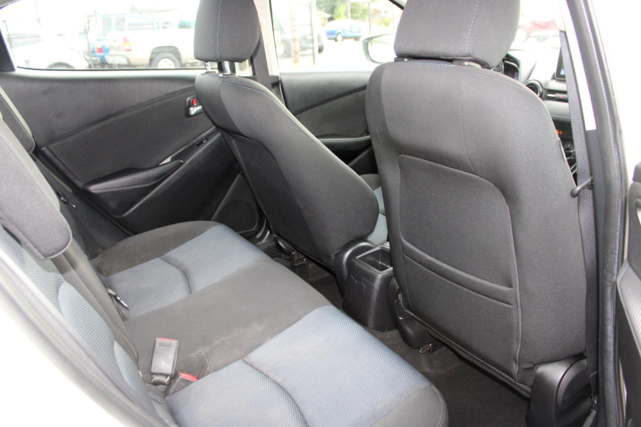 Toyota Yaris iA Auto (Natl) 2017