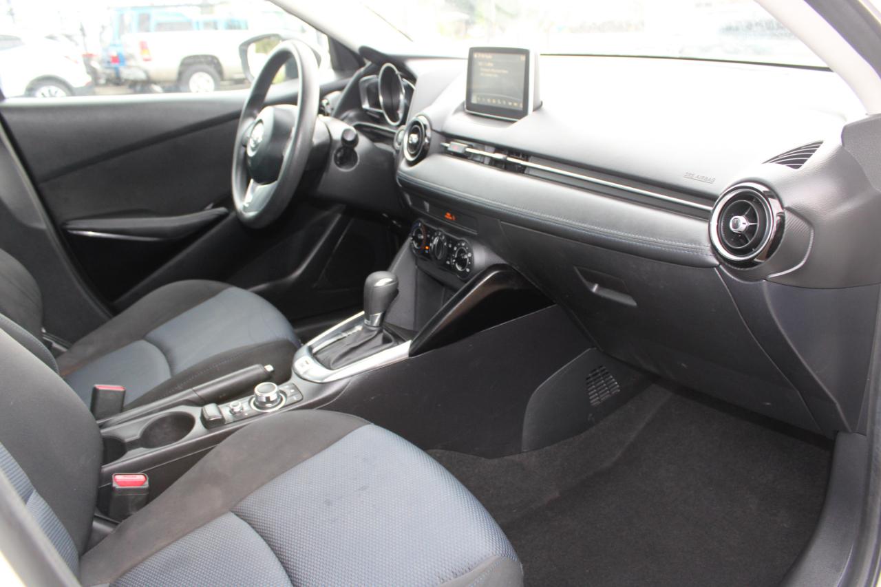 Toyota Yaris iA Auto (Natl) 2017