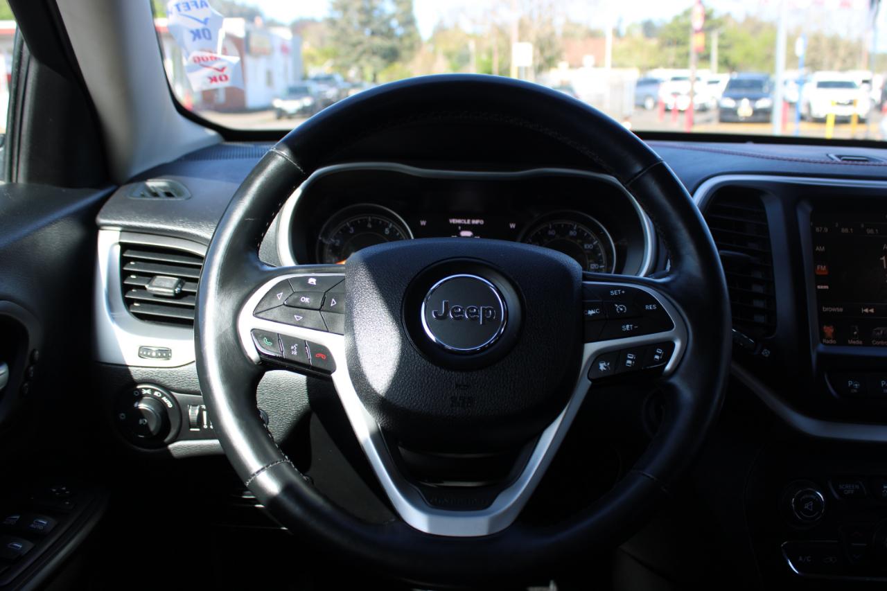 Jeep Cherokee 4WD 4dr Trailhawk 2015