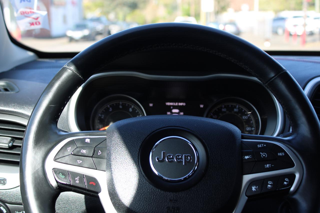 Jeep Cherokee 4WD 4dr Trailhawk 2015