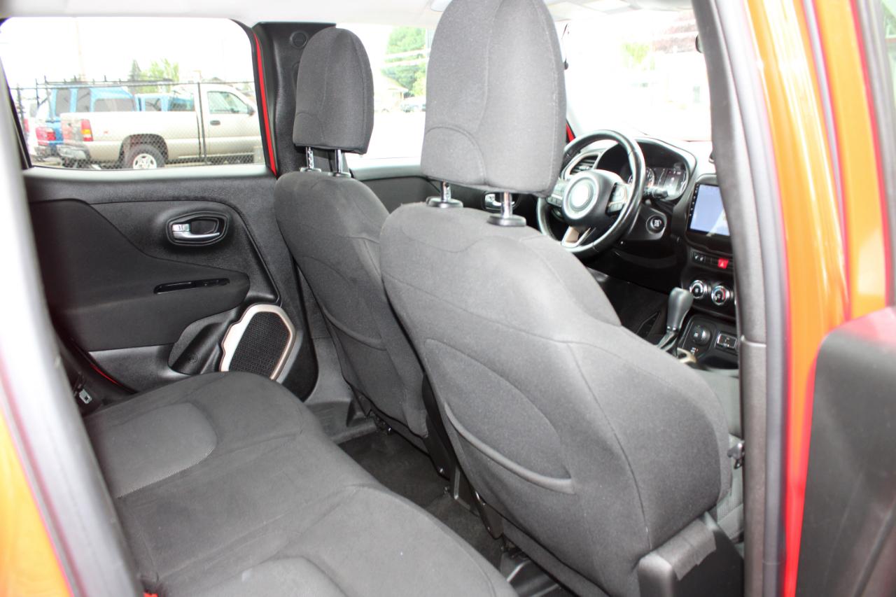 Jeep Renegade Latitude 4D SUV 4WD 2015