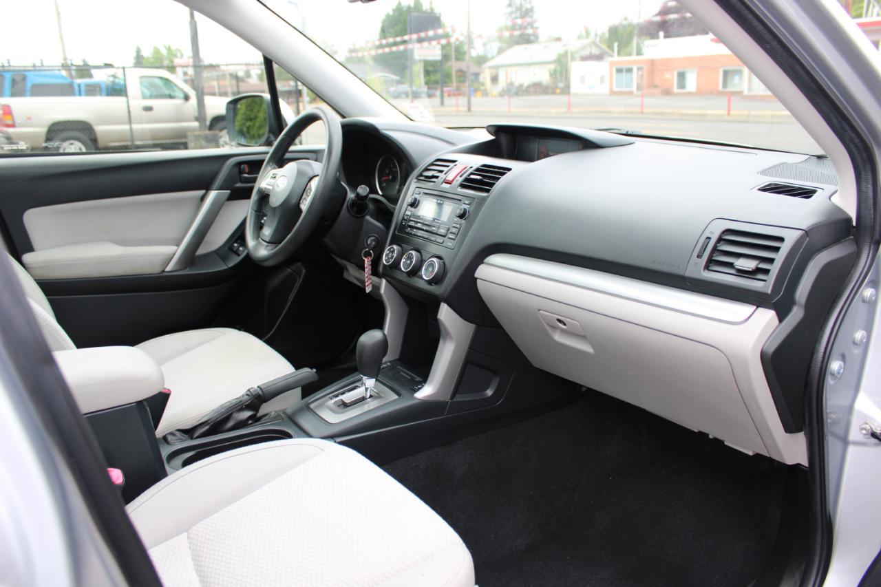 Subaru Forester 4dr CVT 2.5i Premium PZEV 2015