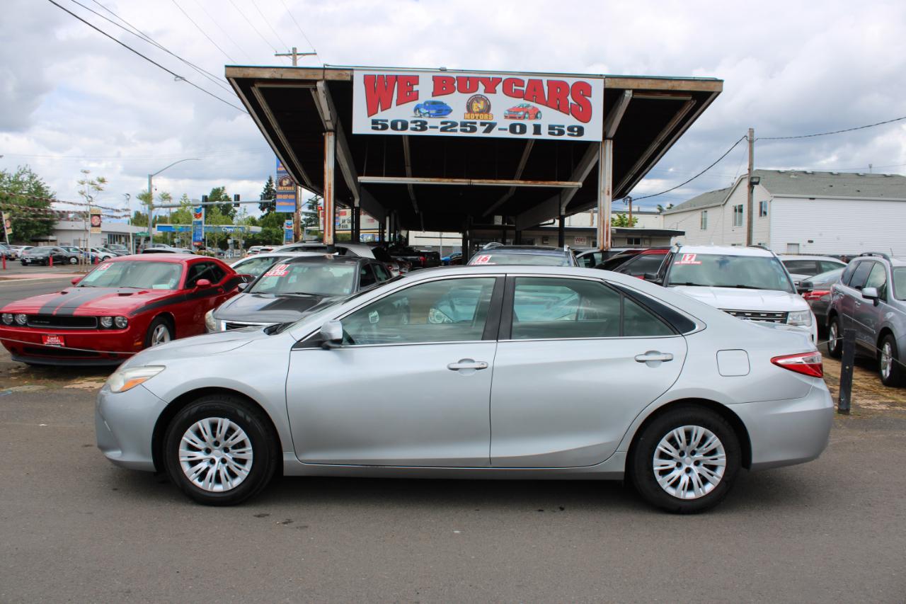 Toyota Camry 4dr Sdn LE Auto (Natl) 2015