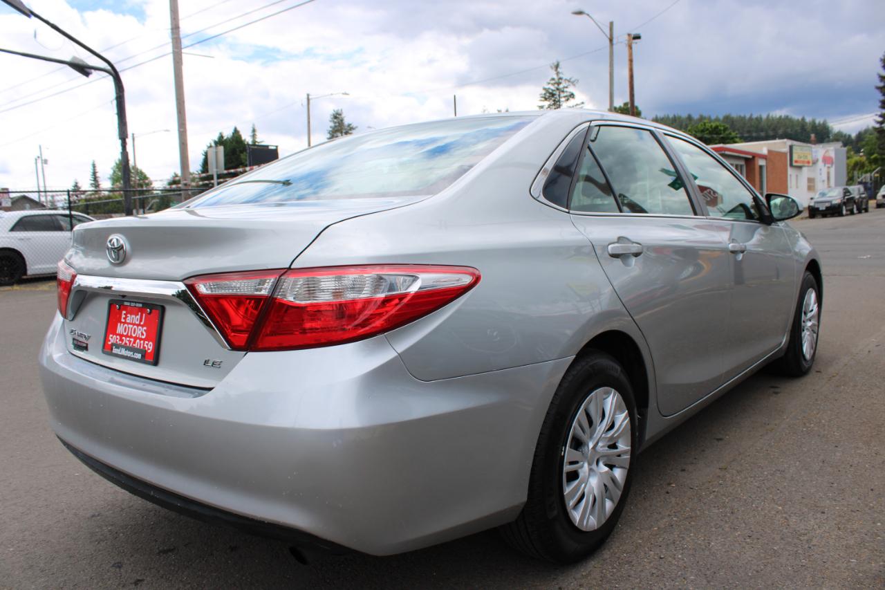 Toyota Camry 4dr Sdn LE Auto (Natl) 2015