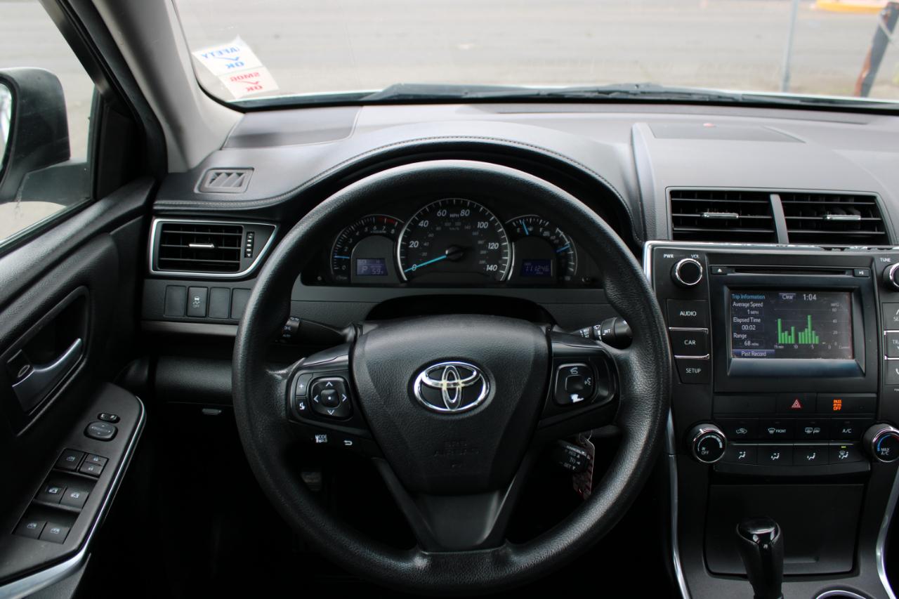 Toyota Camry 4dr Sdn LE Auto (Natl) 2015