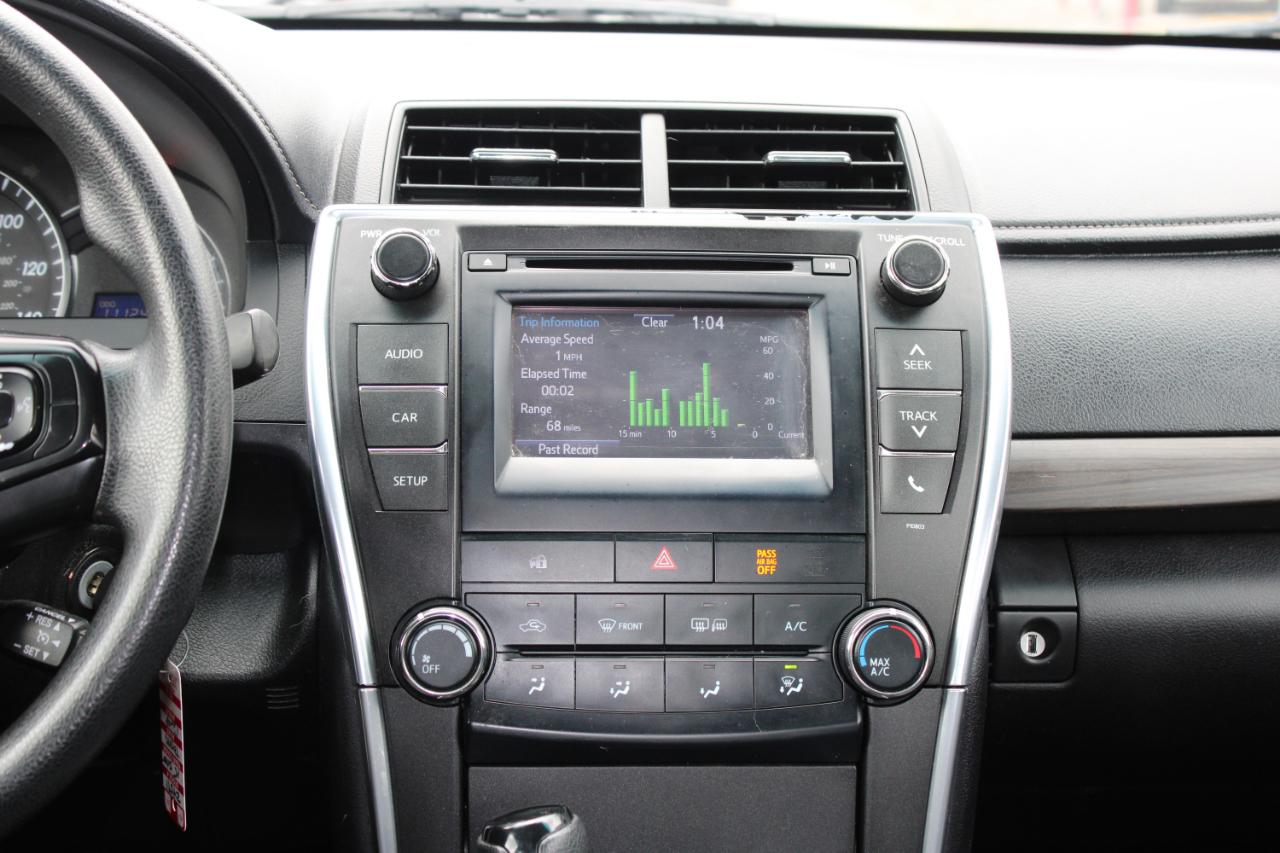 Toyota Camry 4dr Sdn LE Auto (Natl) 2015