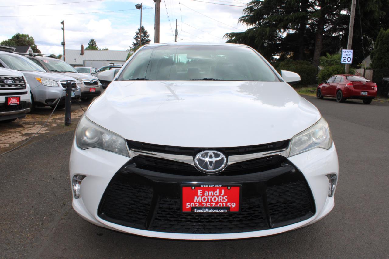 Toyota Camry 4dr Sdn I4 Auto SE (Natl) 2015