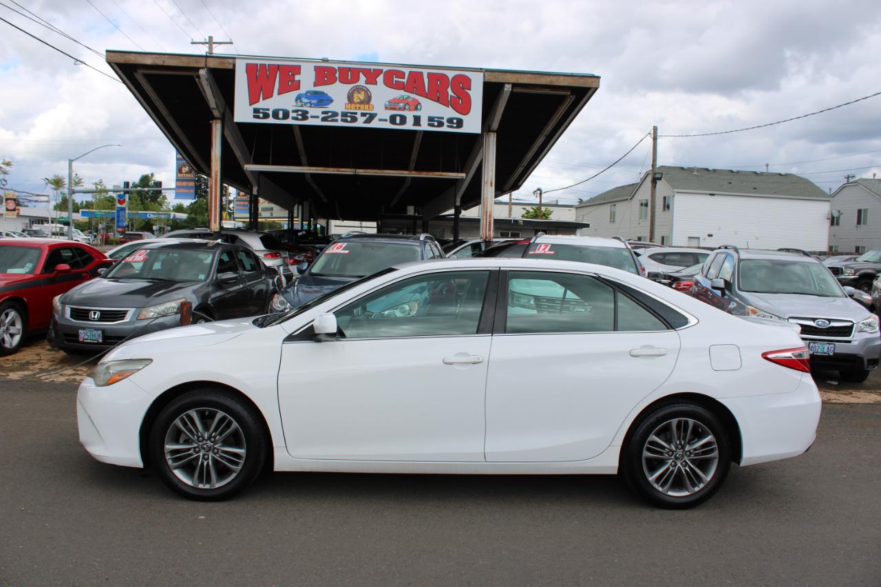 Toyota Camry 4dr Sdn I4 Auto SE (Natl) 2015