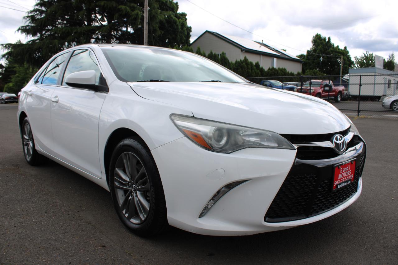 Toyota Camry 4dr Sdn I4 Auto SE (Natl) 2015