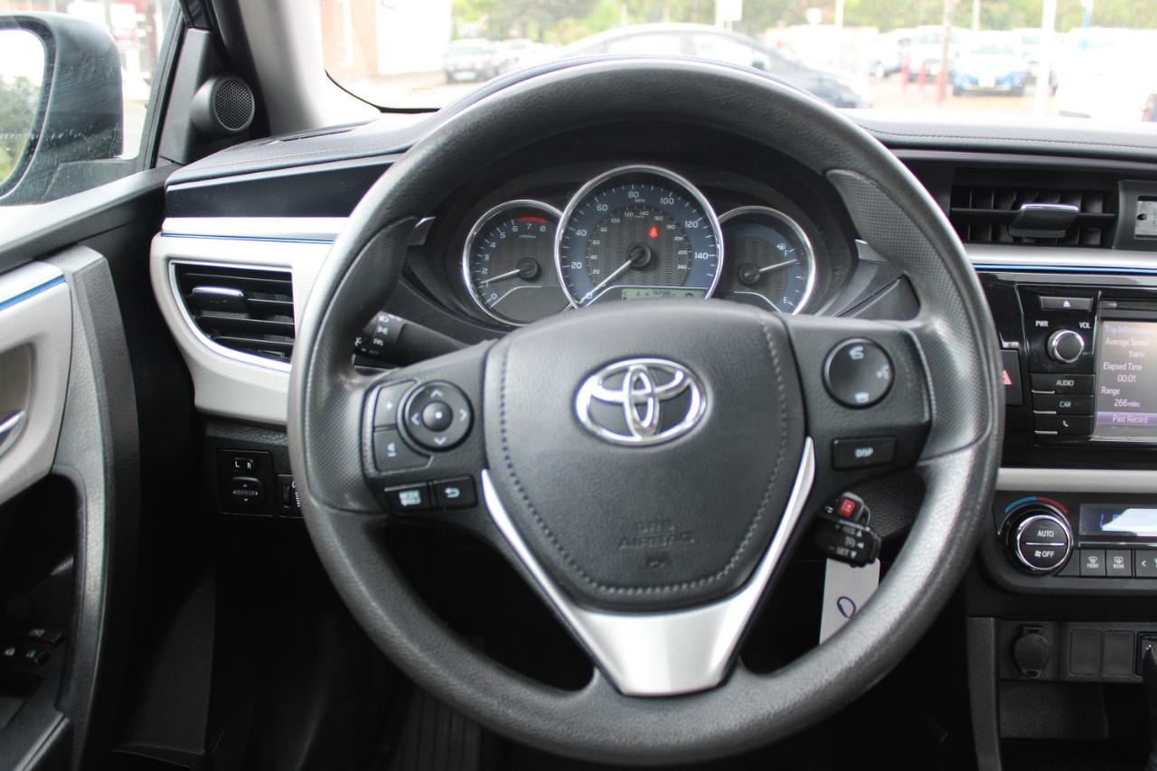 Toyota Corolla 4dr Sdn CVT LE Premium (Natl) 2015