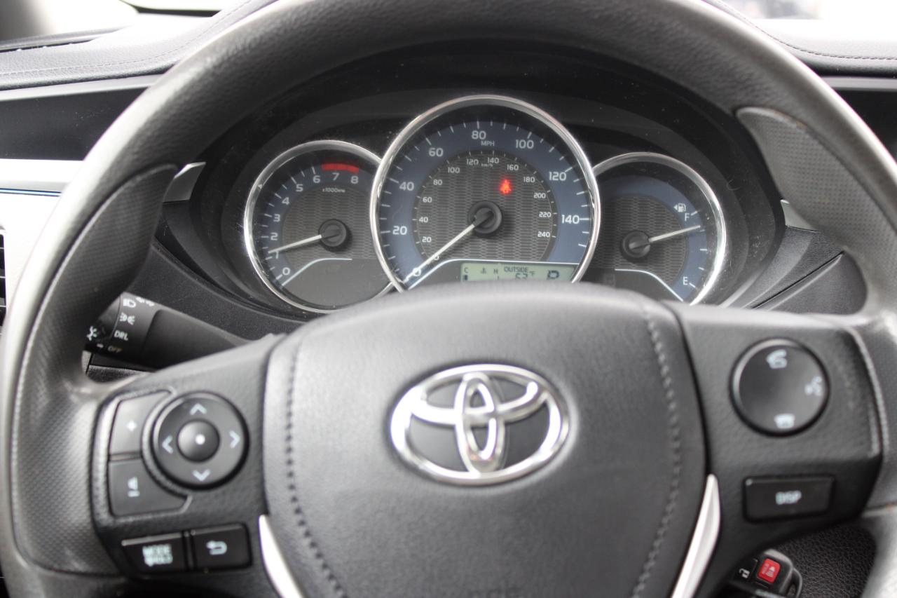 Toyota Corolla 4dr Sdn CVT LE Premium (Natl) 2015