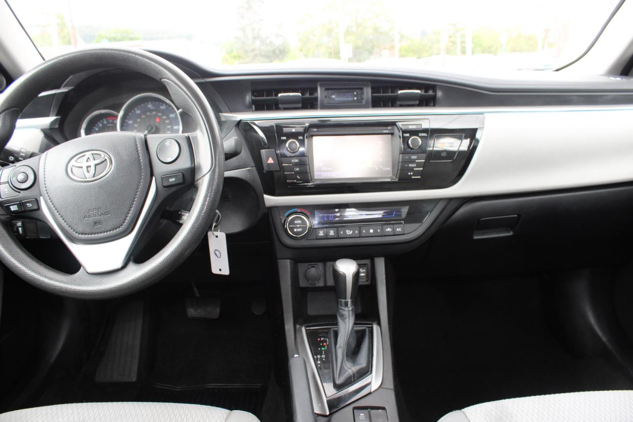 Toyota Corolla 4dr Sdn CVT LE Premium (Natl) 2015