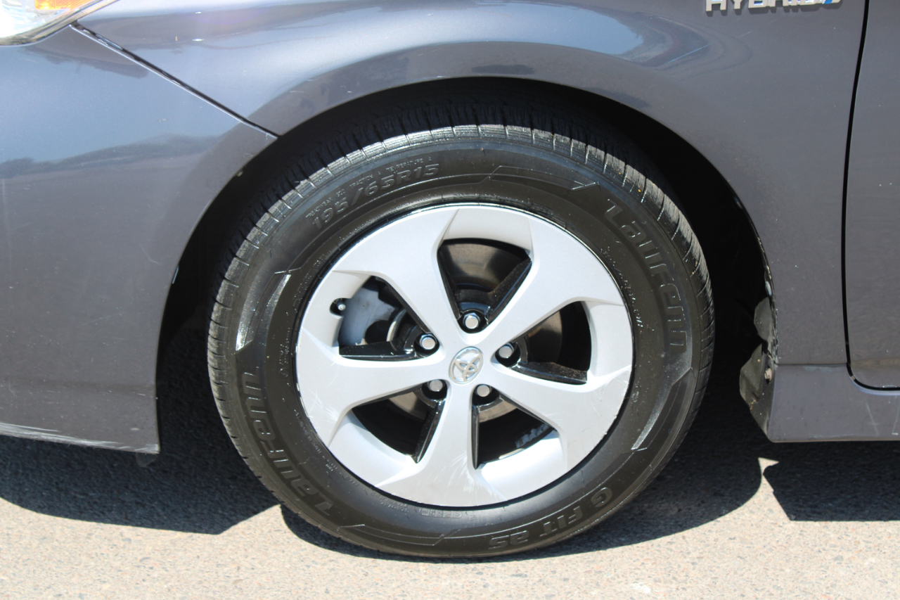 Toyota Prius 5dr HB Three (Natl) 2014