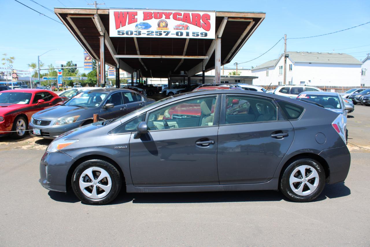 Toyota Prius 5dr HB Three (Natl) 2014