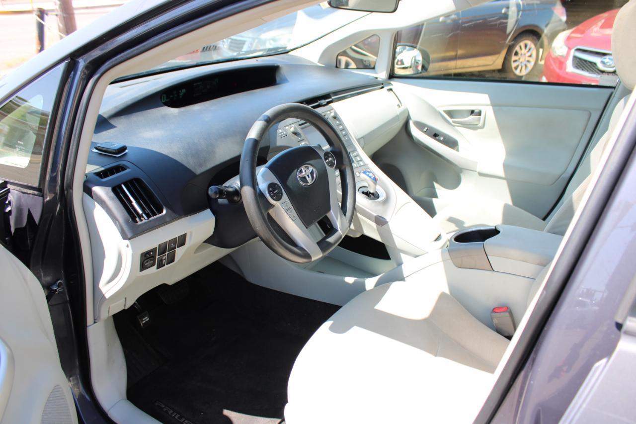 Toyota Prius 5dr HB Three (Natl) 2014