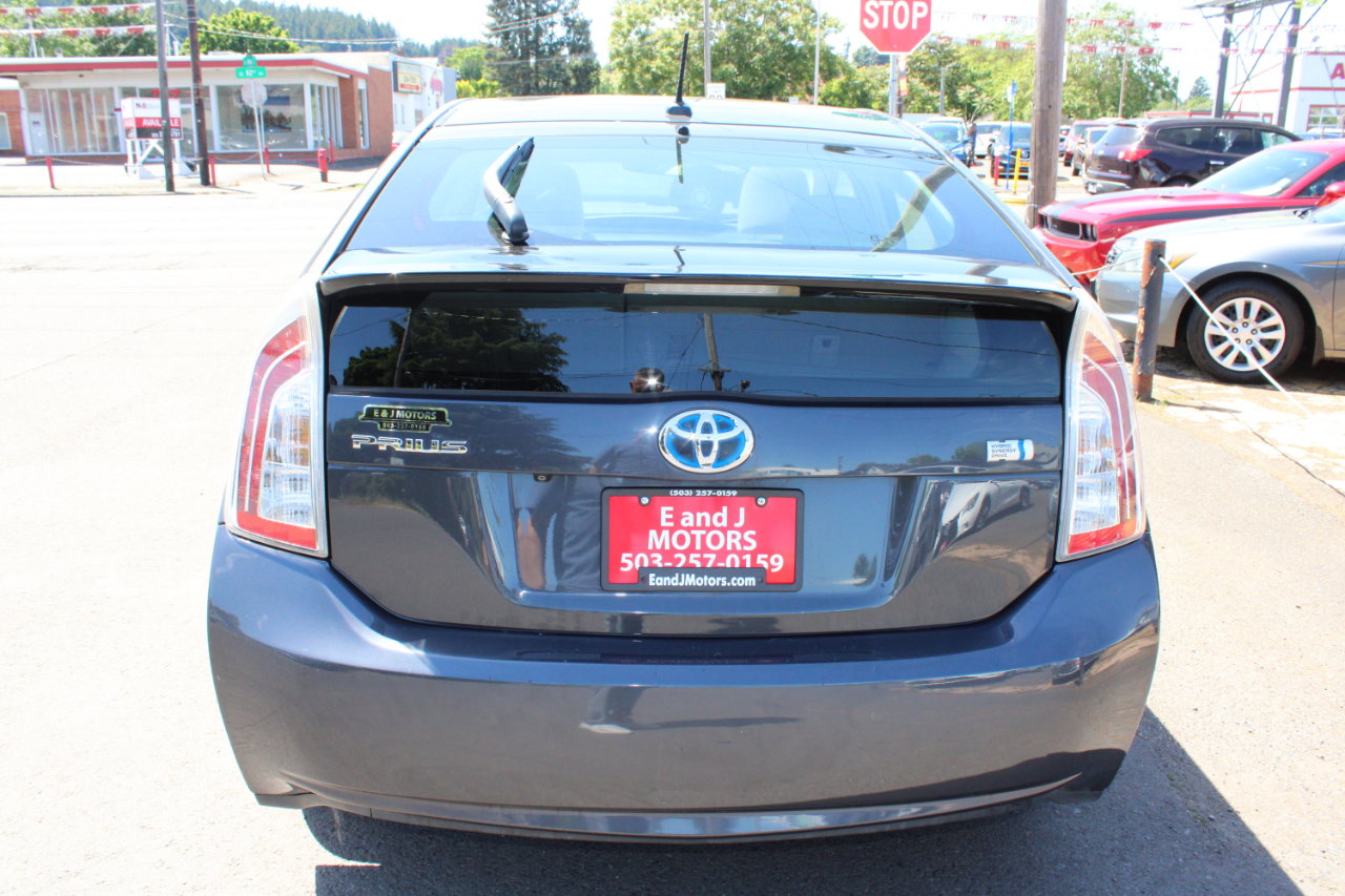 Toyota Prius 5dr HB Three (Natl) 2014
