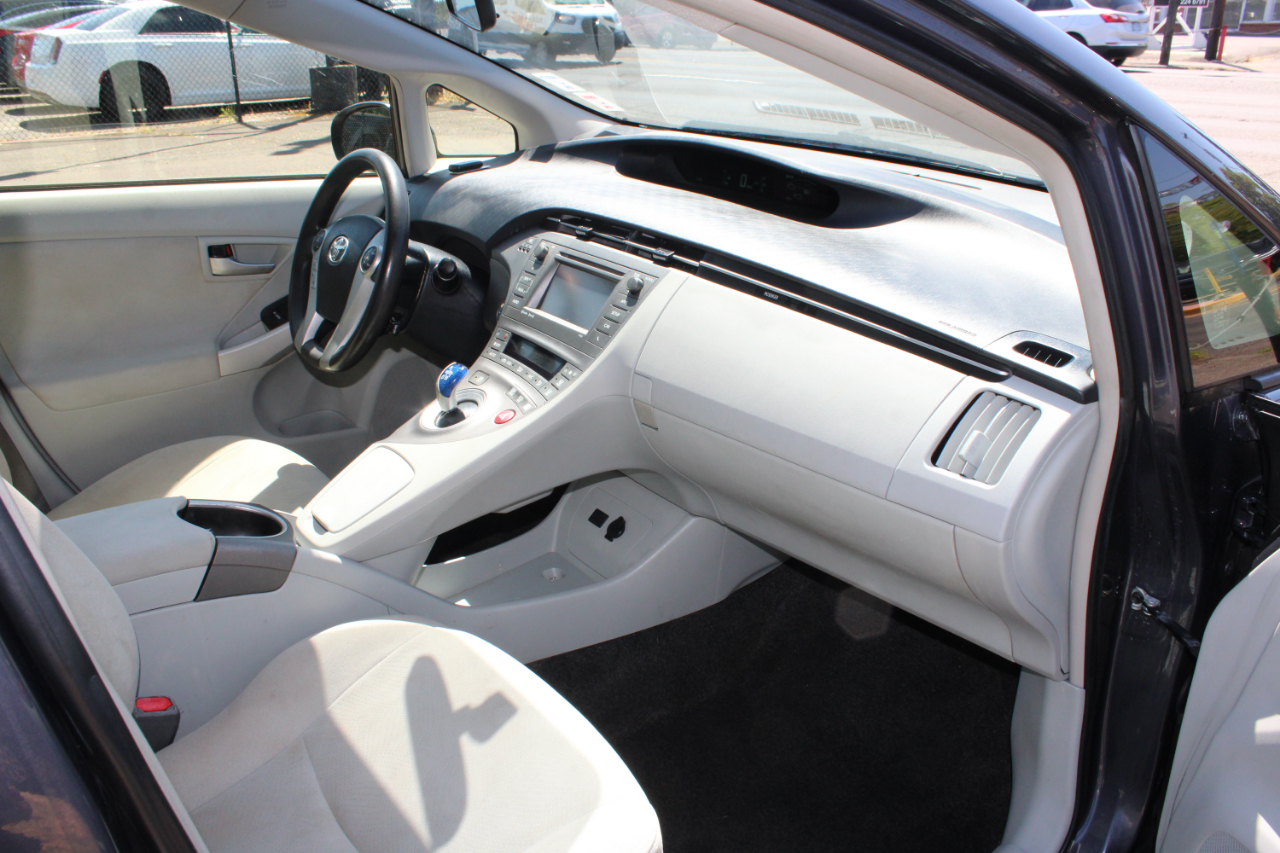Toyota Prius 5dr HB Three (Natl) 2014
