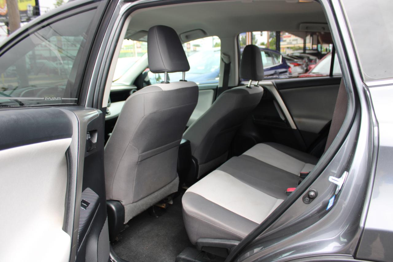 Toyota RAV4 FWD 4dr LE (Natl) 2015