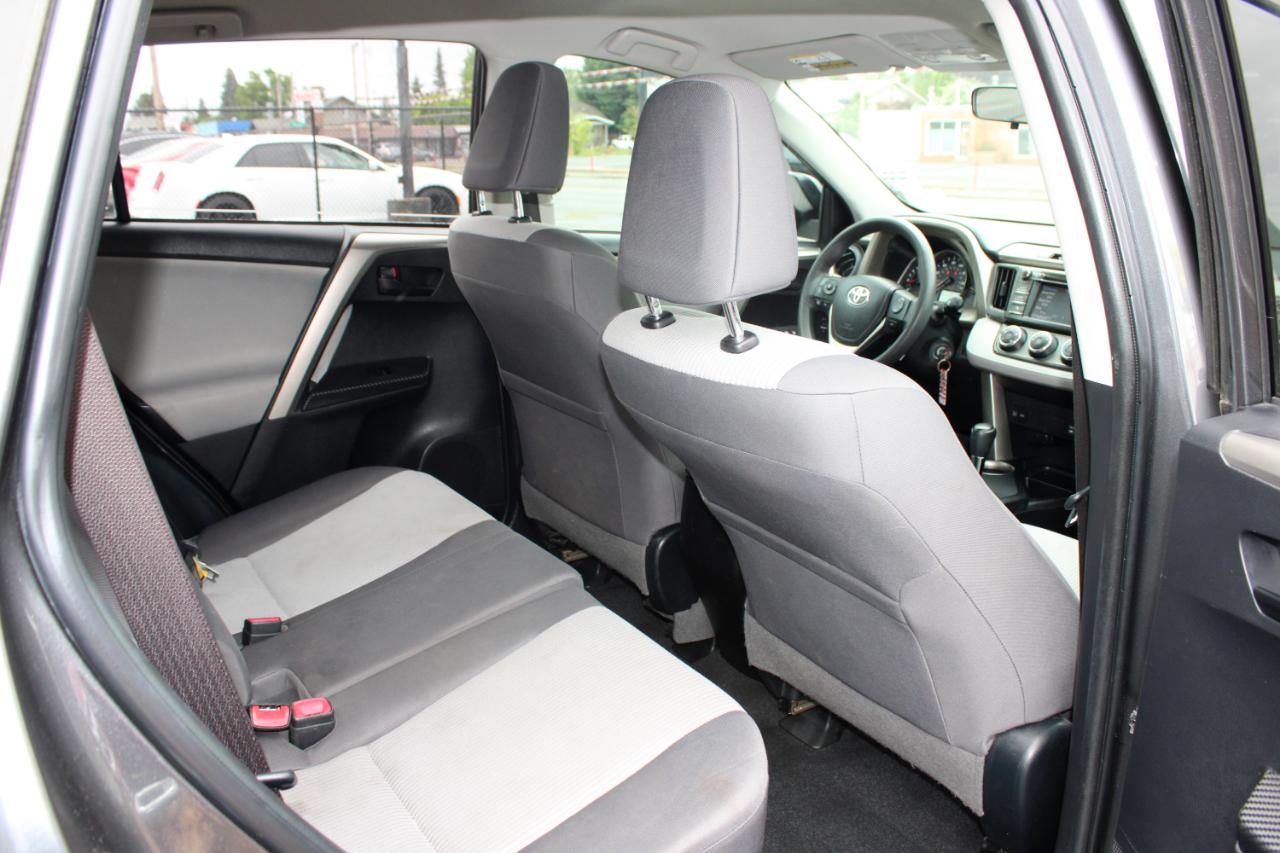 Toyota RAV4 FWD 4dr LE (Natl) 2015