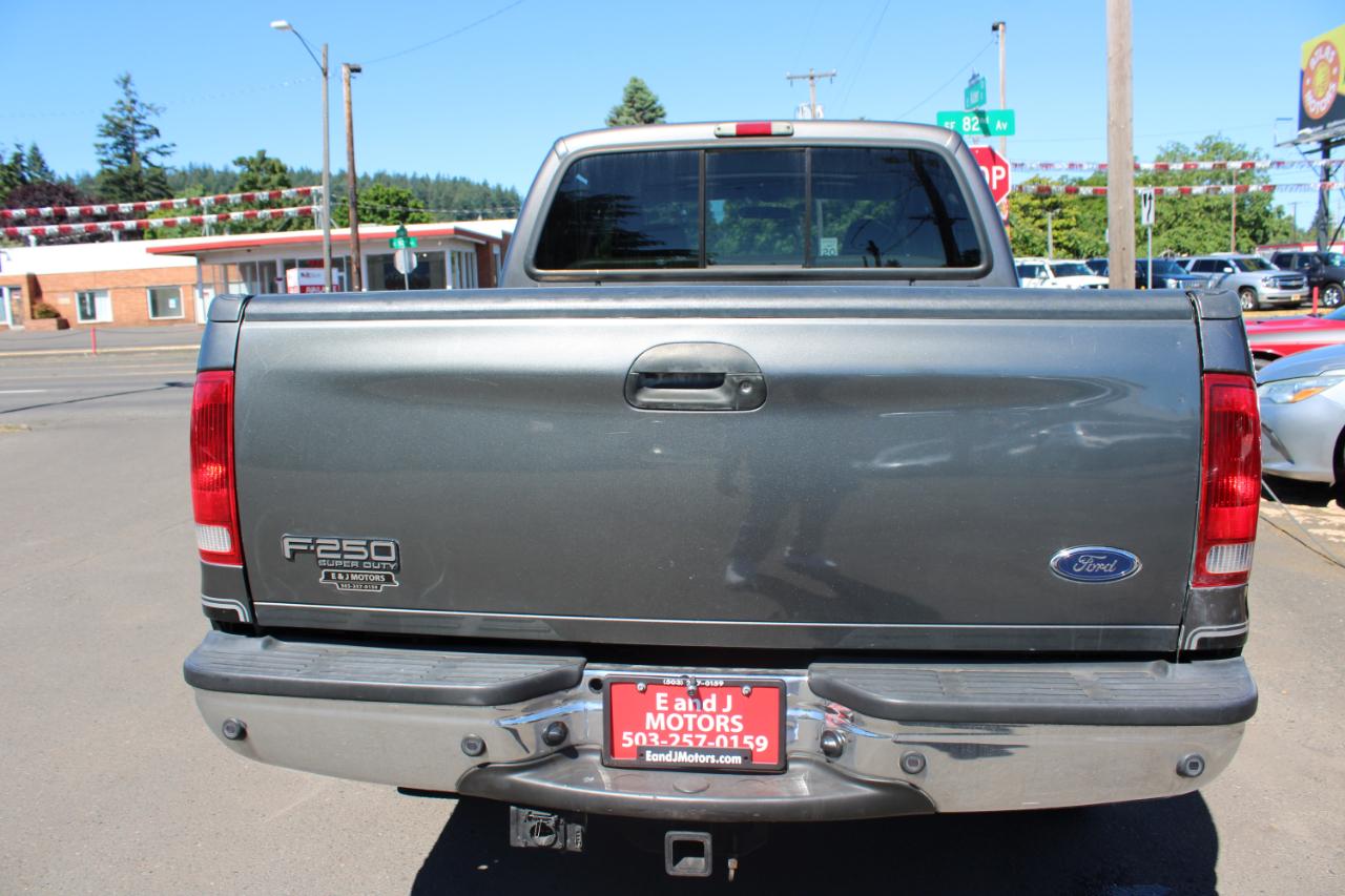 Ford Super Duty F-250 Crew Cab 156" Lariat 4WD 2003