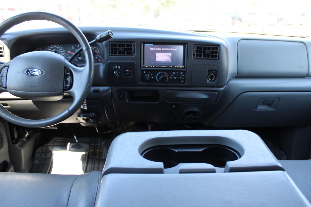 Ford Super Duty F-250 Crew Cab 156" Lariat 4WD 2003