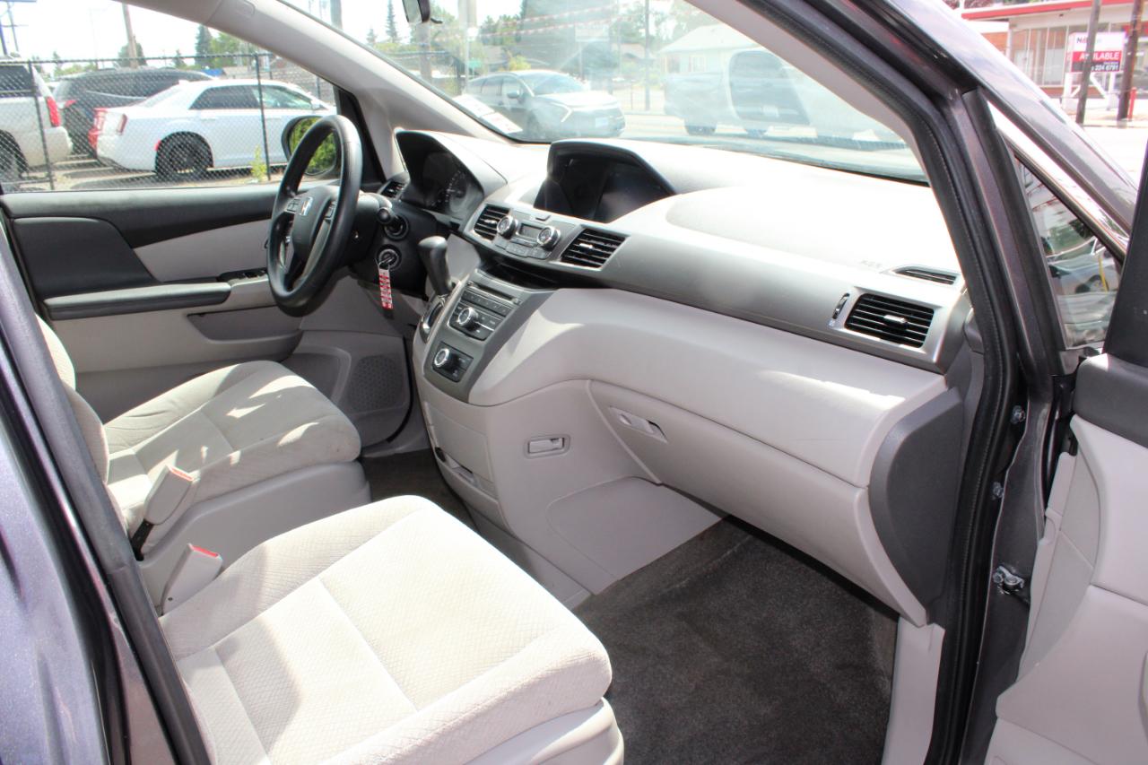 Honda Odyssey 5dr LX 2016