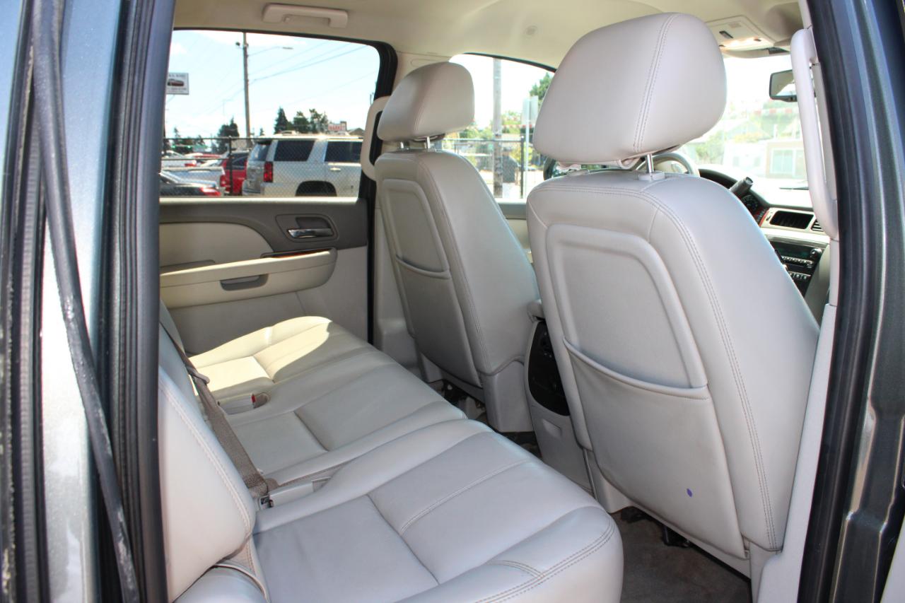 GMC Yukon XL 4WD 4dr 1500 SLT 2011