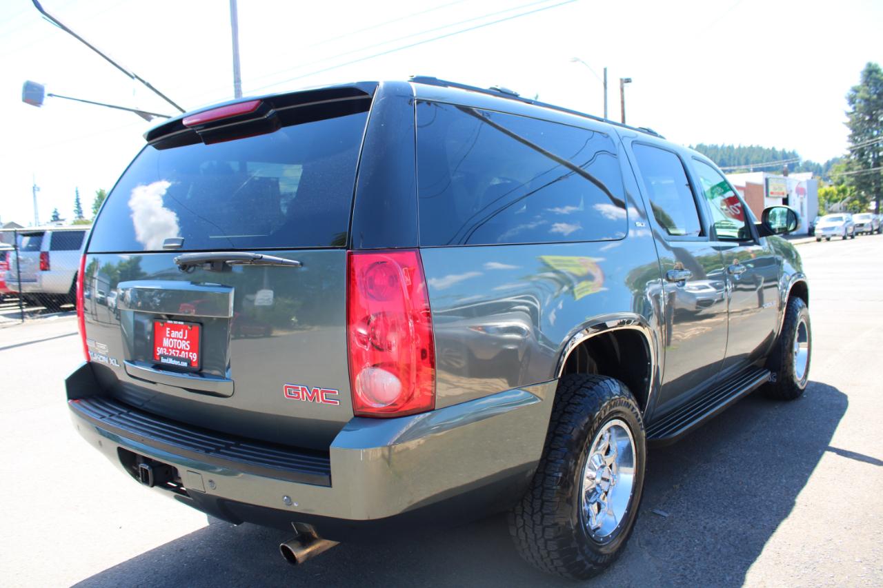 GMC Yukon XL 4WD 4dr 1500 SLT 2011