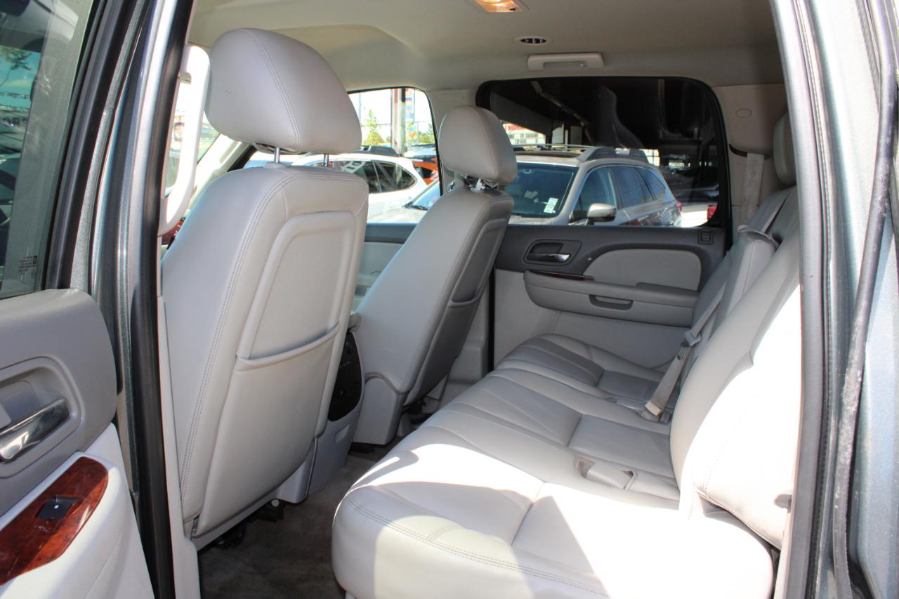 GMC Yukon XL 4WD 4dr 1500 SLT 2011