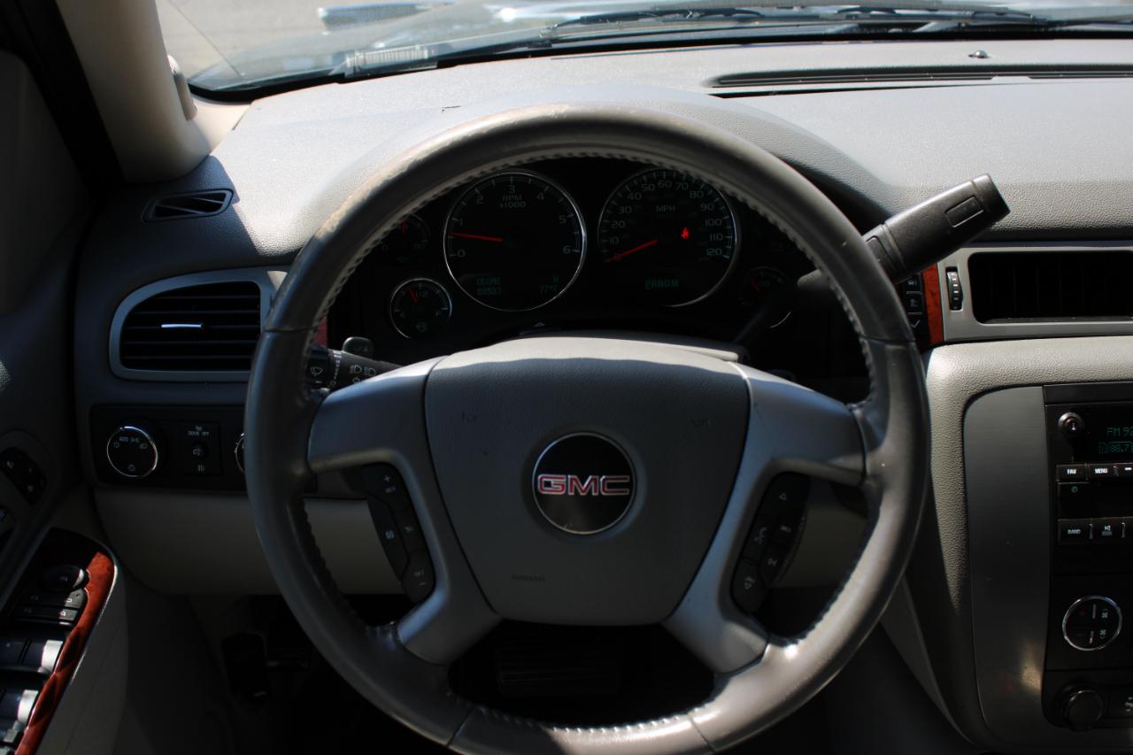 GMC Yukon XL 4WD 4dr 1500 SLT 2011