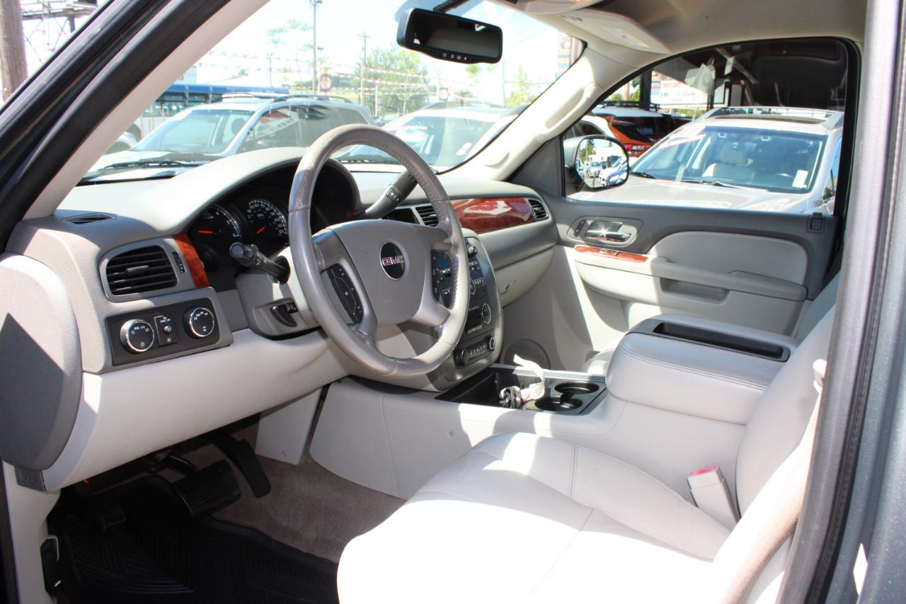 GMC Yukon XL 4WD 4dr 1500 SLT 2011