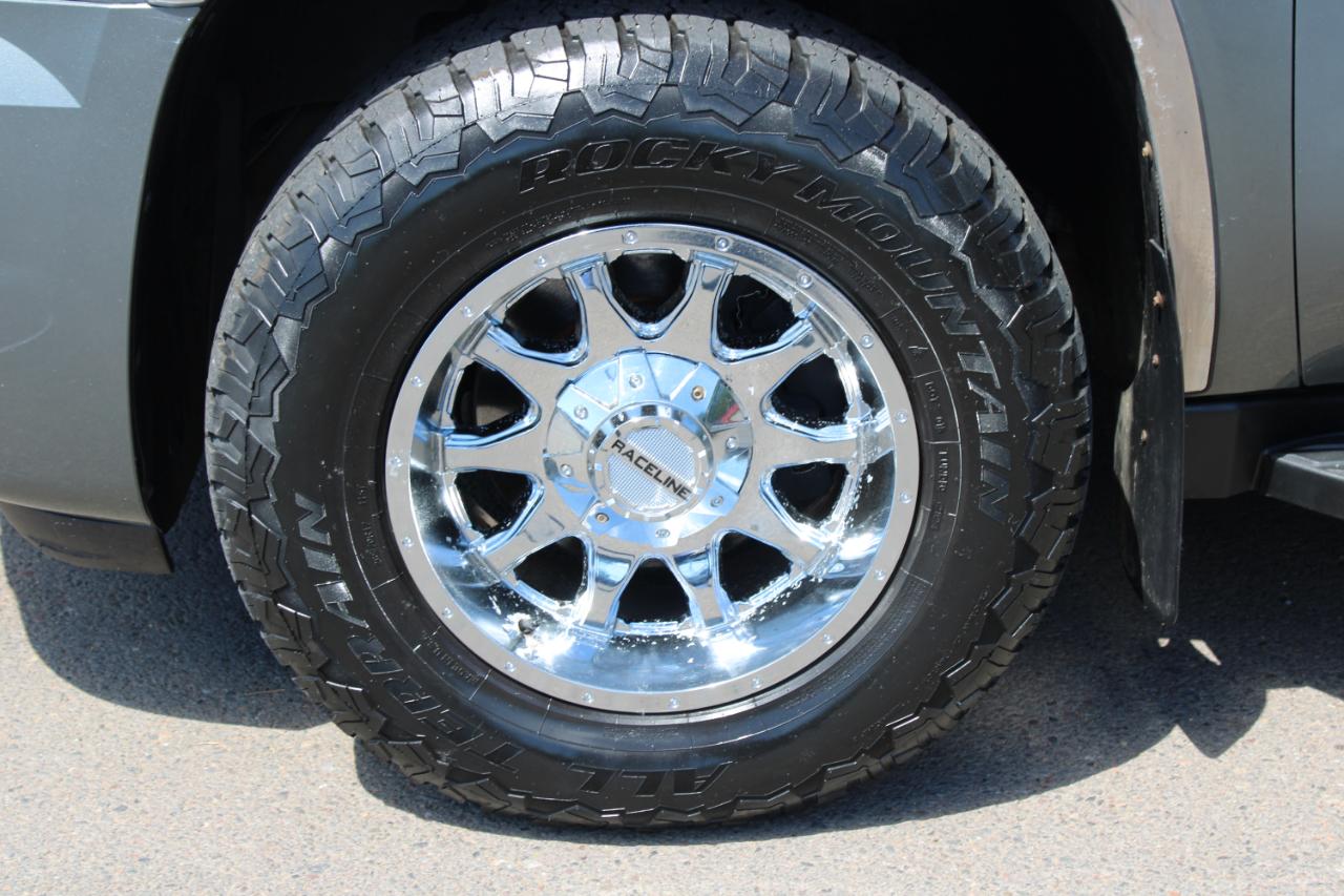 GMC Yukon XL 4WD 4dr 1500 SLT 2011