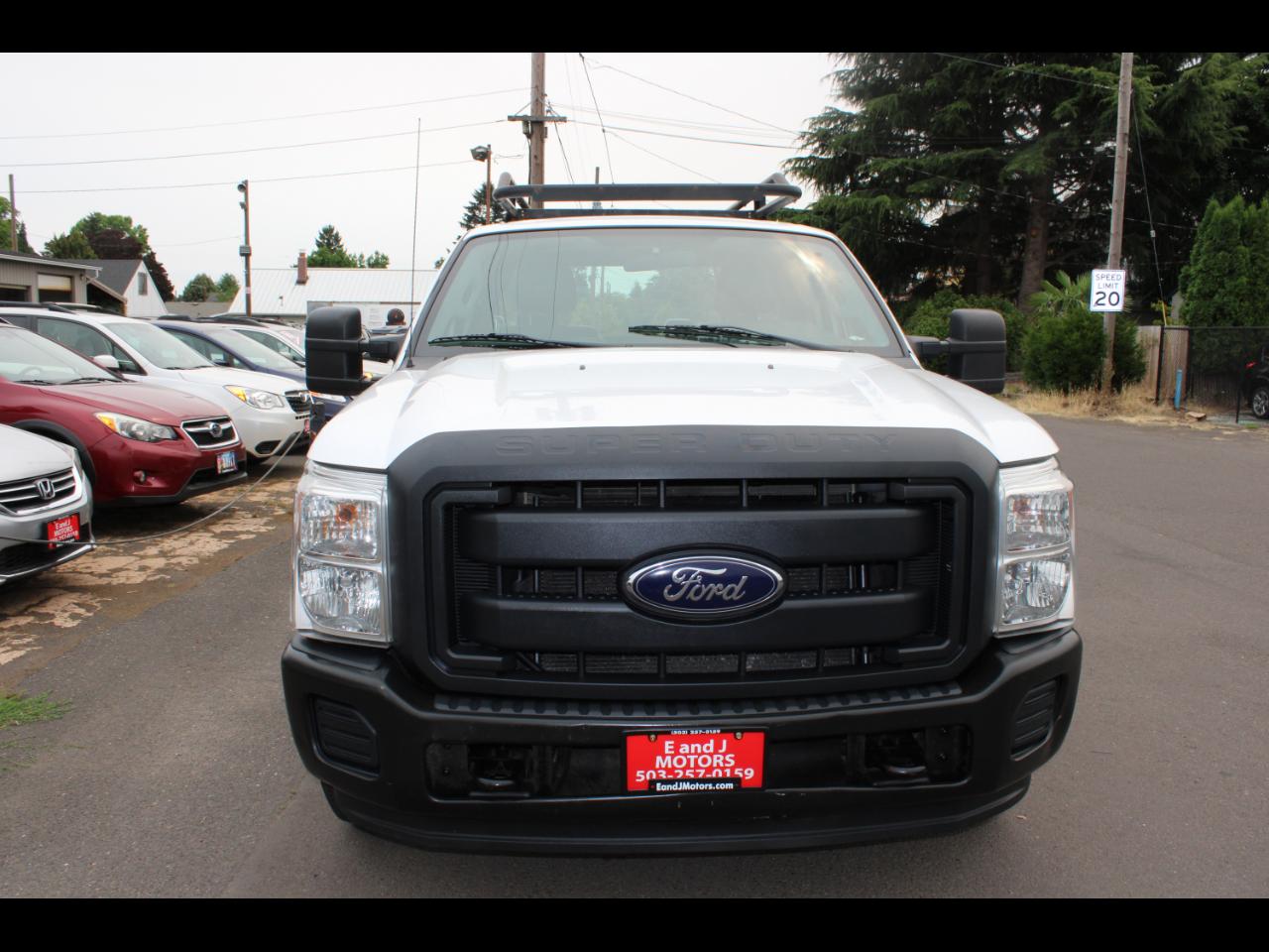 Ford F-350 Super Duty Chassis  2012
