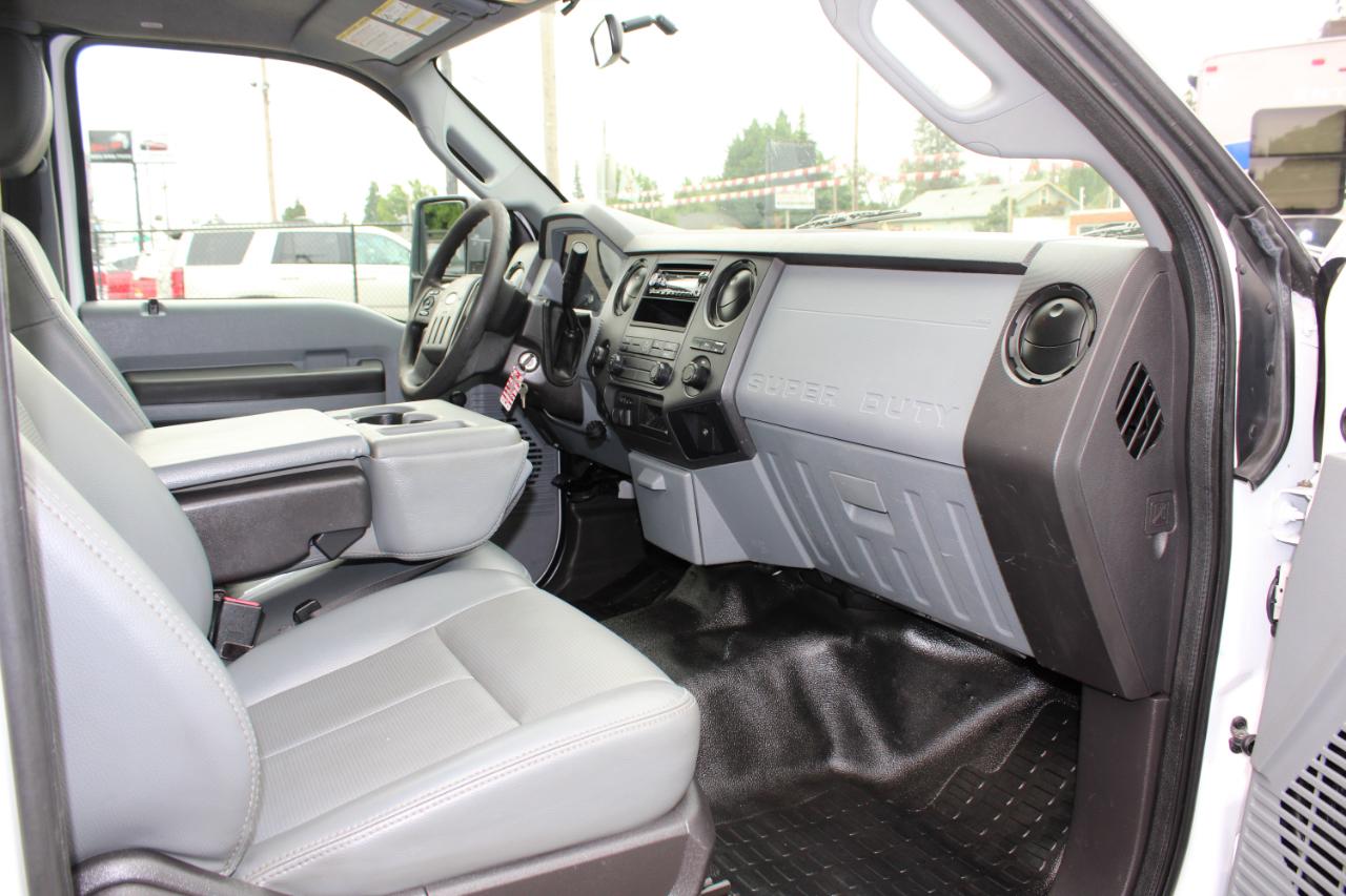 Ford F-350 Super Duty Chassis  2012